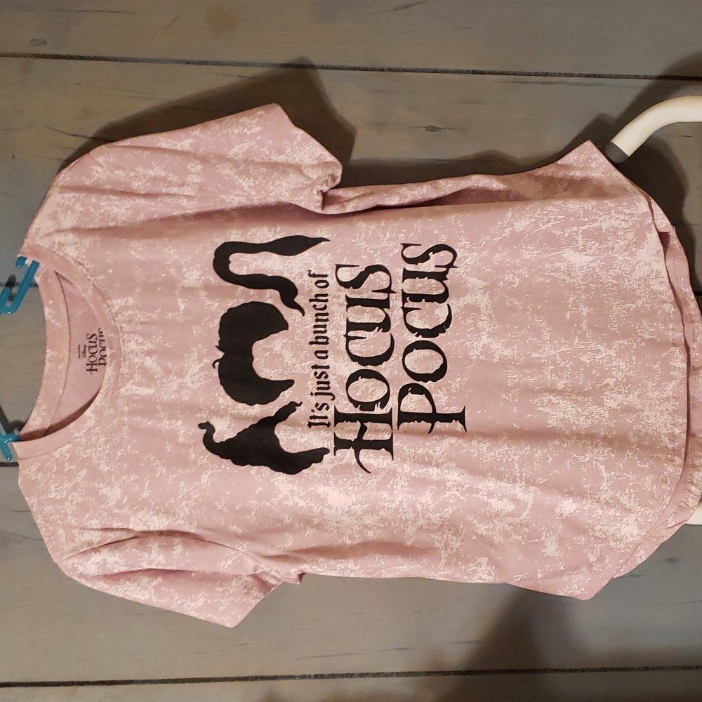 DISNEY GRAPHIC HOCUS POCUS SHIRT XXL